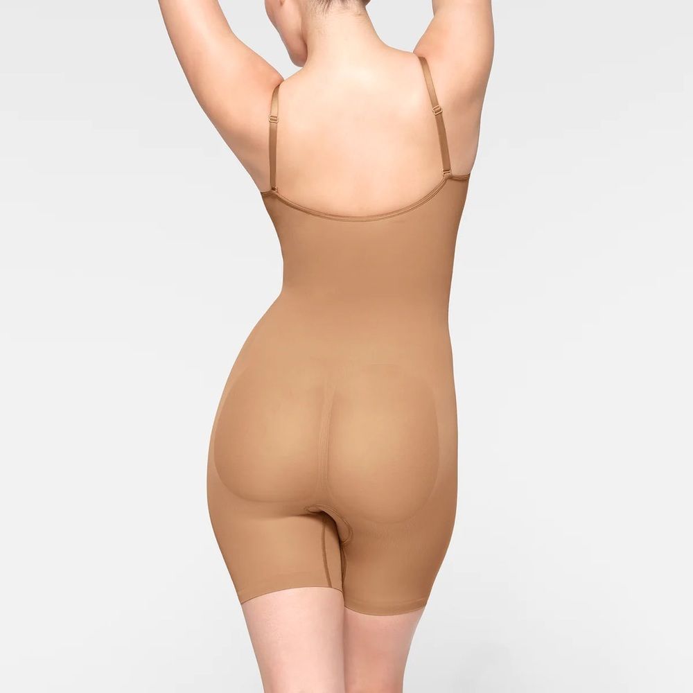 SKIMS SEAMLESS SCULPT MID THIGH BODYSUIT S/M $72 - Picture 5 of 7